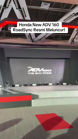 Honda menghadirkan pembaruan pada Honda ADV 160, skutik adventure premium yang siap kasih pengalaman berkendara lebih modern, praktis, dan canggih.  Dengan fitur Honda RoadSync, kini New Honda ADV 160 bisa bikin pengendara terkoneksi langsung ke smartphone untuk akses navigasi, musik, hingga notifikasi telepon secara mudah.  Soal harga, New ADV 160 RoadSync dijual Rp Rp 41.950.000 on the road Jakarta.  Bagaimana menurut Anda? #HondaADV160 #ADV160RoadSync #HondaADV #HondaADVIndonesia #SkutikAdventure  