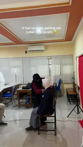 otww menghadapi kehidupan yang sebenarnya 🥺☹️#bedodewe #fotoijazah #agit #fyppppoppoppppppppppppppp #foryoupage #pastifyp 