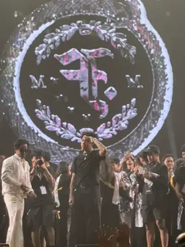 thx bas, your songs saved me in many ways🕊️❤️‍🩹 @Hindia  #hindia #baskaraputra