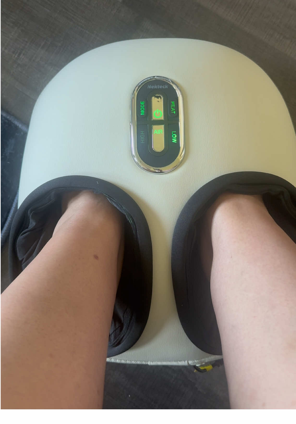 Soothe tired feet with the Nekteck Shiatsu Foot Massager. Featuring deep-kneading nodes, heat therapy, and adjustable intensity levels, it melts away tension and improves circulation with every session. Compact and easy to use, it’s like bringing a spa-quality massage home. #Nekteck #ShiatsuFootMassager #RelaxAtHome #CirculationSupport #TikTokShopCreatorPicks 