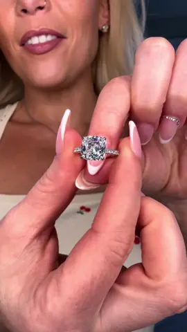 ✨3.5CT Cushion Cut Ring, Also available in Yellow Gold or Rose Gold, Free Shipping. Sterling Silver and Cubic Zirconia. @EAMTI Jewellery #eamtijewelry #sterlingsilver #weddingring #engagementring #eamtirings 