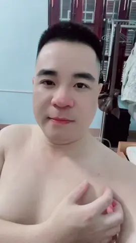 Từ lúc em cắt qủa đầu mới này, chưa thấy con nhợn nào phi vào cột điện cả 😅😅😅😅😅😅😅#traixinhgaidep #sapatodefogo🔥🔥🔥🔥 #khachsan #minhchien #sn1990 