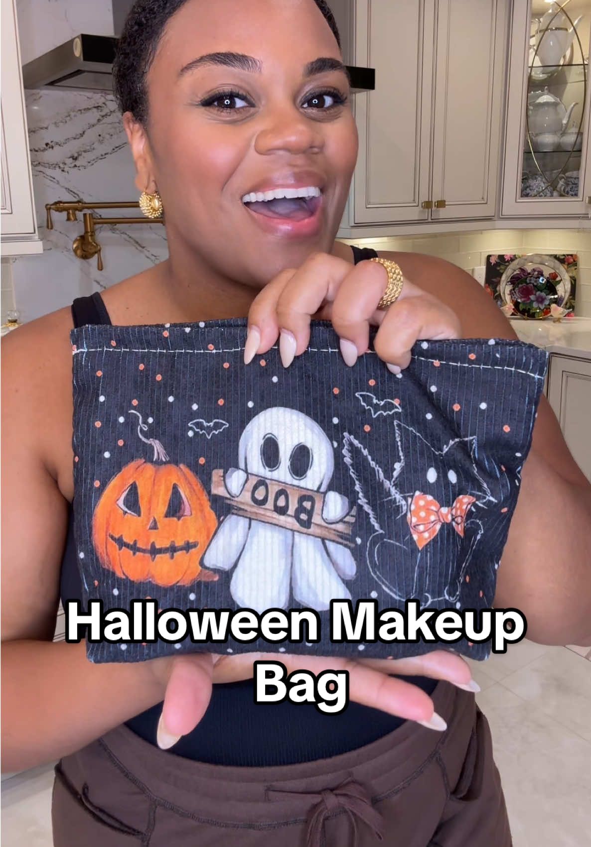 🎃👻🐈‍⬛ #makeupbag #halloweenmakeup #makeupbags #halloween #halloweenfinds 