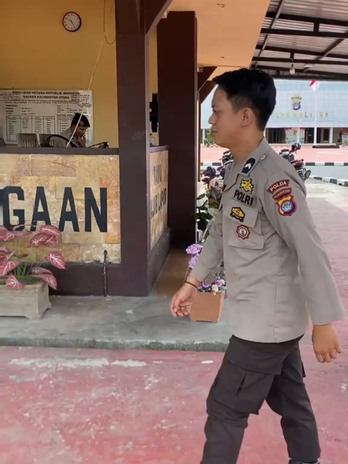 palpale prindavan@aguswtr88 @anwarsn19 #viral #2019tiktok #polisi #alpynnn 