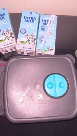 Alhamdulillah terimakasih Day 1 dapet MBG (Makanan Bergizi Gratis) dri pemerintah untuk anak <2tahun (btw td datengnya pake tempat makan dari sananya, cuma udah aku pindahin karna anaknya udh makan dari rumah) 🙏🏻🤣 #makananbergizigratis #pemerintah #fyp 