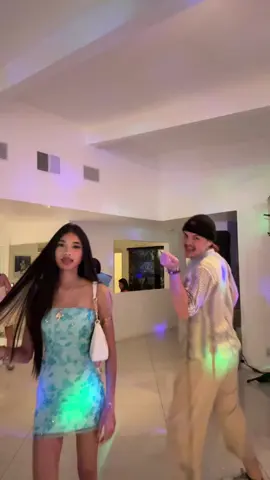 I didn’t know the words don’t mind but @Aaron Ivy 😝❤️ ATE #fyp #OOTD #dance #trend #dancer 
