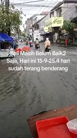 #Bantu Kami Dewa  #Tetap waspada dan berhati2 di musim hujan ini  #Cuaca sudah mau hujan kita tidak bisa berbuat. 