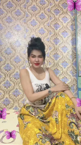 ថ្ងៃនេះបែបសារុងម្ដងកុំអោយបងៗថាស្អាត់រាល់ងៃពេក😁😅