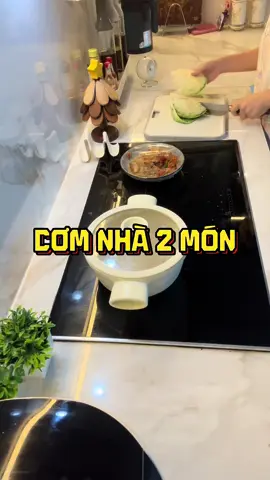 Ăn cơm cùng mẹ con tui nha!  Hôm nay tôi nấu Bắp cải luộc và thịt ram nha ❤️ #megaune #Vlog #vlognauan 