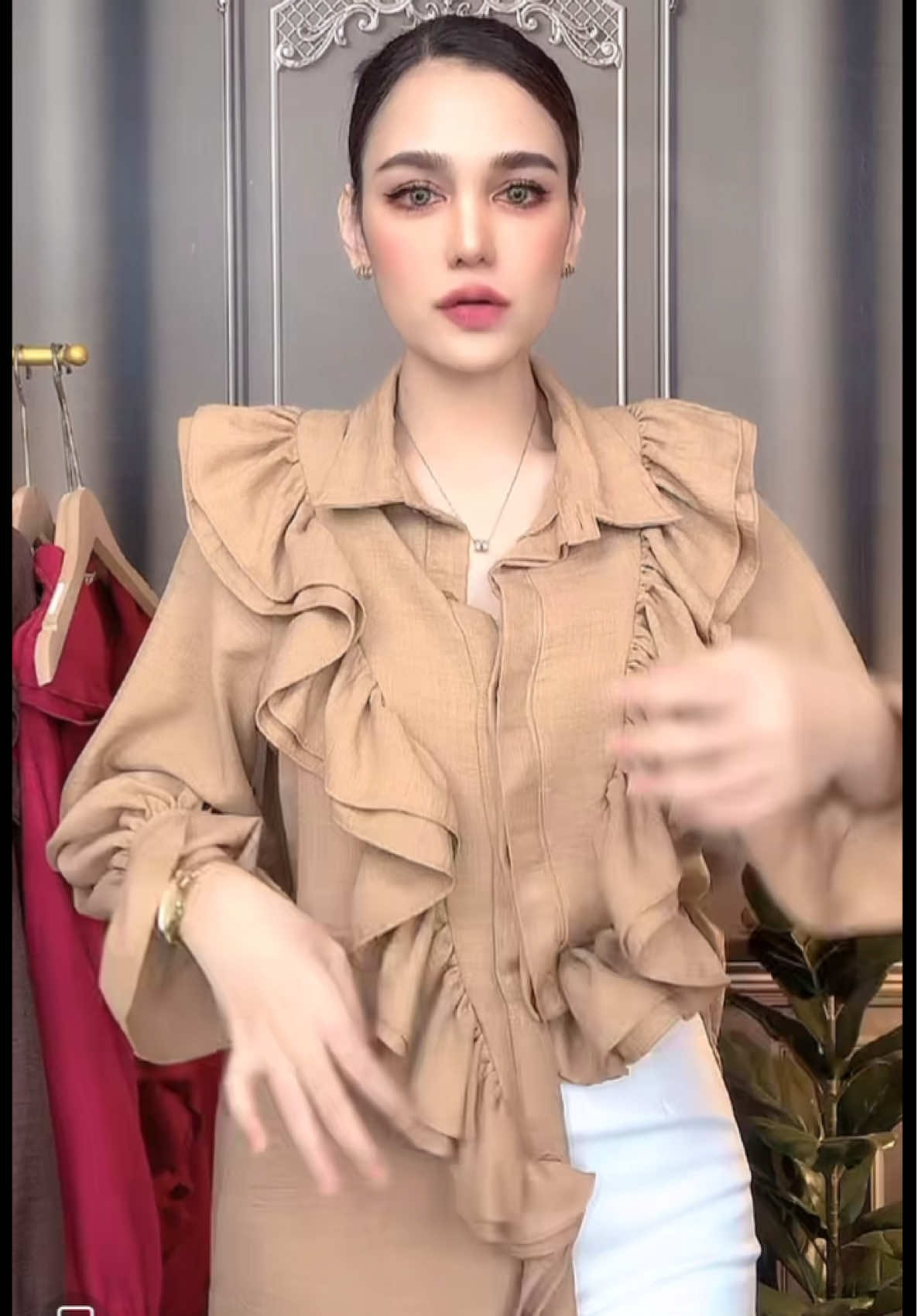 #เสื้อผ้าแฟชั่น #เสื้อผ้าผู้หญิง #เสื้อผู้หญิง #เสื้อเชิ้ตแขนยาว #เสื้อผู้หญิงแฟชั่น 