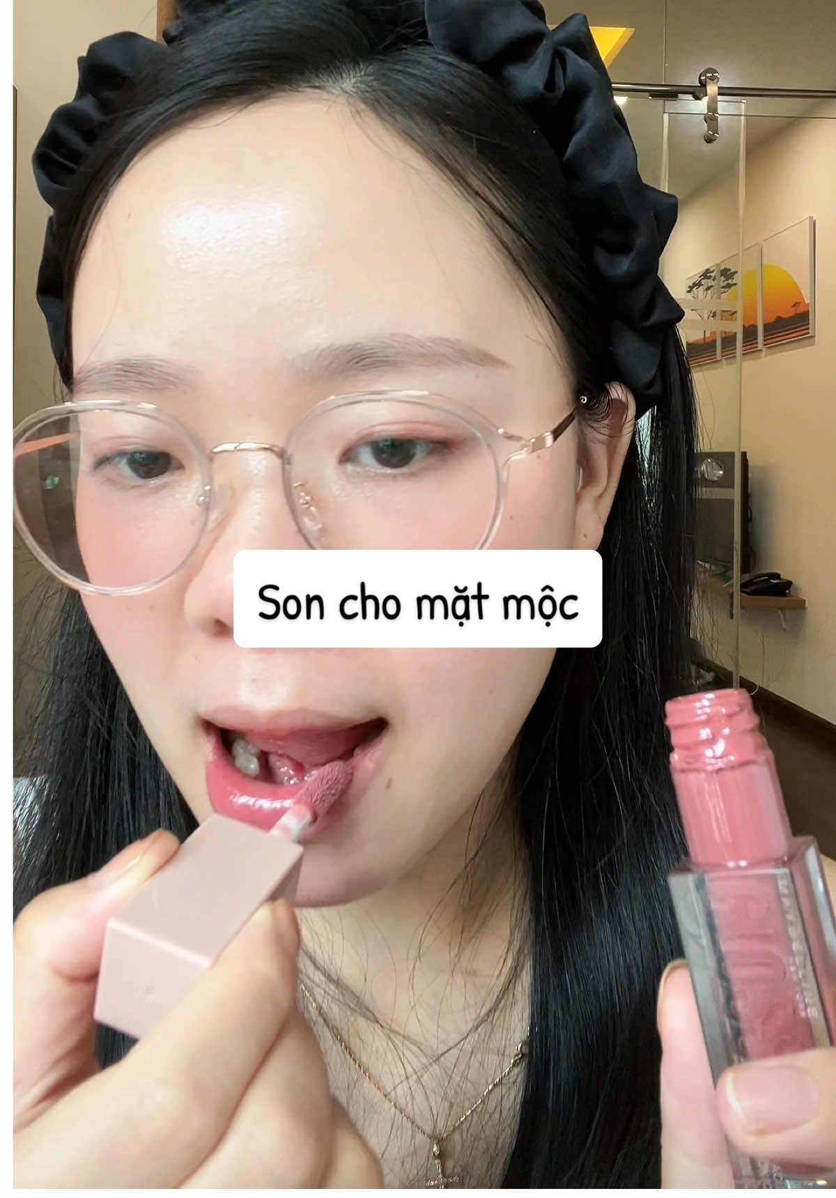 Son bóng siêu xinh cho mặt mộc #sayhitrang #duongda #makeup #xuhuong #skincare 