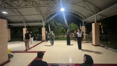Setiap Sanggar Punya Signaturenya tersendiri ✨. This is Sanggar Seni Talawang. #balikpapan #fyp #tarikreasi #dayakkalimantan #beranda 