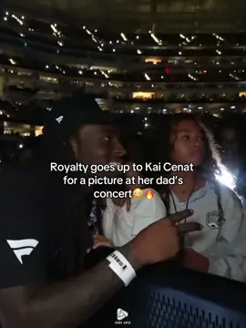Chris brown daughter Royalty, asked Kai for a picture at her dad’s show😳🔥 #kaicenat #mafiathon #chrisbrown #royaltybrown #viral #trending #fy #fyp #xyzabc #targetaudience 