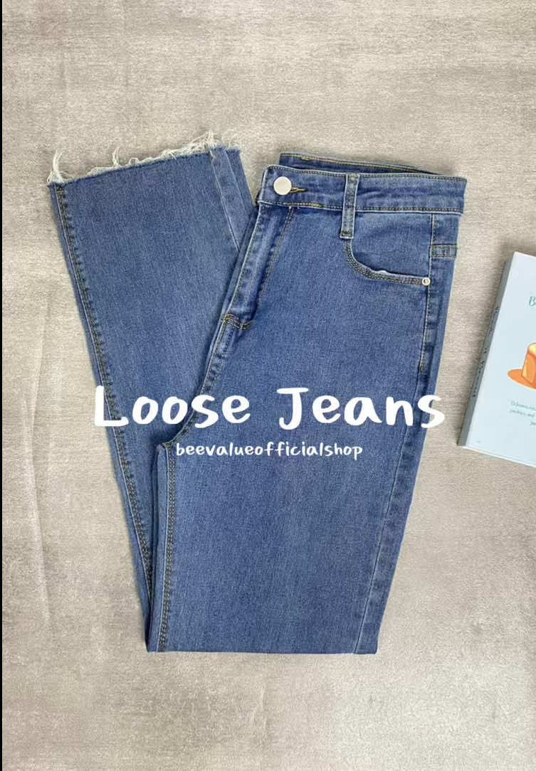 loose jeans🩵 • • • • Check it out ✨ #CelanaJeansWanita #LoosePants #HighwaistPants #CargoJeans #CelanaPanjangWanita                 