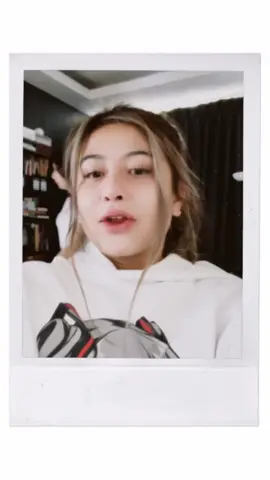 ngakak awkarin klarifikasi dituduh netizen hamil  , gara gara pindah ke Melbourne awkarin dituduh hamil, sabar ya rin #awkarin 