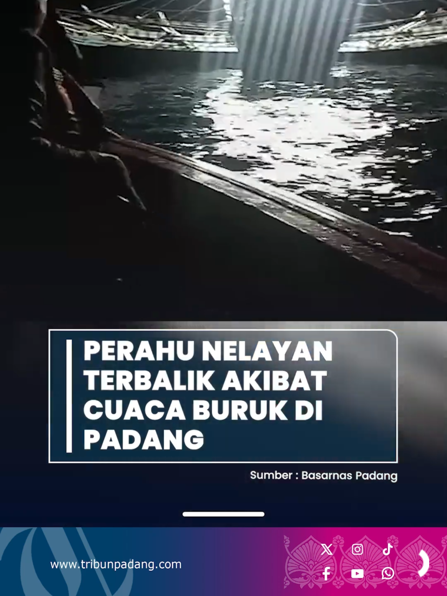 Perahu Nelayan Terbalik Akibat Cuaca Buruk di Padang, Tim SAR_ Satu Selamat dan Dua dalam Pencarian Editor/VP: Rooney #tribunpadang #Timsar #nelayan #sumbar