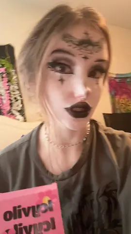 #liloandstitch goth makeup tut kinda featuring @icyvilo #gothmakeup #makeuptutorial 