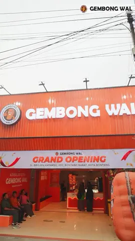 Ada kuliner baru yang nikmat banget di Kota Bontang😋 Yuk mampir ke Outlet Gembong Wal di Jalan Brigjen Katamso (dekat SPBU Kilo 6)✨✨ -—— 𝗚𝗘𝗠𝗕𝗢𝗡𝗚 𝗪𝗔𝗟 Buka setiap hari Pkl. 06.00 - 22.00 Wita Outlet : BERAU 📍 Jl. Pembangunan 1, Tanjung Redeb 📍 Jl. Mangga Besar, Labanan Makmur, Teluk Bayur 📍 Jl. SM Bayanuddin, Sambaliung 📍 Jl. P. Antasari, Tanjung Redeb 📍 Jl. Dr. Murjani 2, Tanjung Redeb 📍 Jl. Gatot Subroto, Tanjung Redeb 📍 Jl. Abu-abu, Teluk Bayur 📍 Jl. H.A.R.M. Ayoeb, Gunung Tabur KUTAI TIMUR 📍Jl. Poros SP2, Muara Wahau (Samping Pencucian Motor Aldo R), Kutai Timur 📍Jl. Yos Sudarso 2 (seberang Bank Muamalat), Sangatta Utara, Kutai Timur BONTANG 📍Jl. Brigjen Katamso, Kec. Bontang Barat, Kota Bontang TARAKAN 📍 Jl. Jendral Sudirman (Samping Apotik Utama), Kota Tarakan 📍 Jl. Yos Sudarso (Seberang SDN 002), Selumit Pantai, Kota Tarakan BULUNGAN 📍 Jl. Sengkawit, Kec. Tanjung Selor, Kab. Bulungan Delivery Order Area Tanjung Redeb dan sekitarnya 📞 0823 1181 1725 ( Gembong Wal Tanjung) Delivery Order Area Labanan dan sekitarnya 📞 0852 1588 5354 (Gembong Wal Labanan) Delivery Order Area Wahau dan Sekitarnya 📞 0821 5569 8344 (Gembong Wal Wahau) Delivery Order Area Sangatta dan Sekitarnya 📞 0822 5472 2664 (Gembong Wal Sangatta) Delivery Order Area Tarakan dan Sekitarnya 📞 0852 1229 0638 (Gembong Wal Tarakan) Delivery Order Area Tanjung Selor dan Sekitarnya 📞 0822 4132 1289 (Gembong Wal Bulungan) #gembongwal #setiamenemanicerita #khaskalimantan #kulinerkalimantan #makananlegendaris #kulinerunik #citarasaindonesia #makananlezat #ngemilenak #makananenak #foodhits #makananindonesia #oleholehkalimantan #cemilankhas #cemilanhalal #jajananunik #cemilanonline #rotigembongwal #minumwal #rotigembongwal #rotigembong #oleholehkhaskalimantan #rotikhaskalimantan #kulinerroti #kulinerkhaskalimantan #kulinerkalimantantimur #oleholehkaltim #rotilumer #rekomendasikuliner #rekomendasimakanan