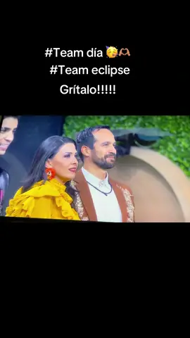 @La Casa de los Famosos México @yosoyshiky @Dalilah Polanco @elguana  Gritaloooo!! Disfrutemos el aquí y el ahora 🗣️🚨🥳🥳 solo por hoy 🙏🏽🙏🏽 Se logró! Ahora si comienza lo bueno 😃👐🏾 #unidos No repartan vibra, todos en una misma 💞