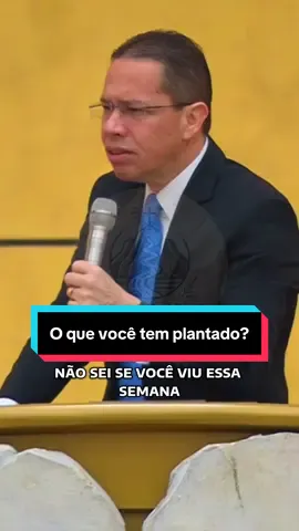 Uma mulher ucraniana é morta sem motivo em um metrô. Em outro lugar, um homem é baleado e as pessoas comemoram, fazendo camisetas para zombar. A frieza e a crueldade do ser humano chegaram a um nível que a única explicação é a cegueira espiritual. O mundo está vendo, mas não está enxergando com os olhos espirituais. O Bispo Jadson nos avisa: estamos vivendo o tempo do fim, e é triste ver as pessoas cada vez mais distantes de Deus. Elas vivem plantando besteiras e se enganam achando que não haverá colheita. Mas não se iluda: plantou, vai colher! A vida até pode perdoar um erro, mas ele traz consequências. O temor a Deus não é um medo, é a consciência de que Ele vê tudo, e que no final, você terá que prestar contas. Pare de zombar de Deus com sua vida errada, achando que está tudo bem. Ter temor não é uma teoria, é uma prática que te faz andar em retidão. O que você tem feito hoje com sua vida vai determinar a sua eternidade. 