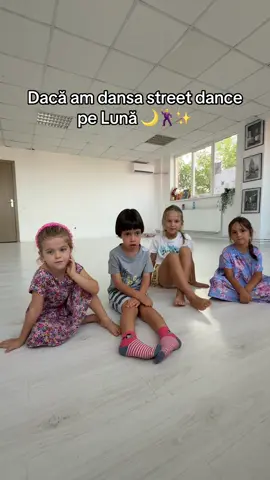 Street dance… dar pe Lună! 🌙🕺 Mișcări amuzante, gravitație zero și o mulțime de victorii ✌️✨ #streetdancebaby #funnydance #moonvibes #dancekids #littleastronauts   