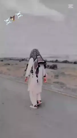 باتور لکـــــــــۀ منظور او ننګيالۍ لکۀ منظور د لـــــوي پښتونستان هر يؤ زلمۍ لکۀ منظور  وطنه ستا پۀ مينه کښې تر داره پورې درومي ځوانانـــــو درته وقف کړې ځوانۍ لکۀ منظور چې تۀ پۀ نظر نشې زۀ به ځان درته لوګۍ کړم  وطنه! درتـــــه شــــم بــــه سپېلنۍ لکۀ منظور پۀ ژبه د قلــــــــــم د خوار اولس ترجماني کړي ازمان ھـــم پۀ تندي ږدي سره خولۍ لکۀ منظور گلیٔ وزیرایٔ ✌️💔@🦂آزاد یار    وزیرائ🦂1T1 
