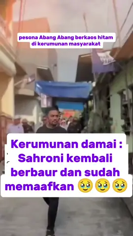 di tengah kerumunan, terlihat jelas, bukan harta yang membuat seseorang dihormati, tapi hati yang lapang dan jiwa yang besar. #sahroni  #ahmadsahroni  #fyp #artis