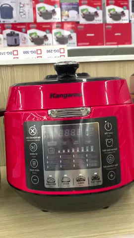 Nồi áp suất điện Kangaroo KG5P3 là loại nồi đa năng mang lại tính tiện dụng cao, là sự lựa chọn hoàn hảo khi bạn cần chuẩn bị những bữa tiệc dành cho gia đình và bạn bè mà không mất quá nhiều thời gian. Bảng điều khiển cảm ứng Nồi áp suất điện Kangaroo KG5P3 được trang bị màn hình màu đèn LED cỡ lớn giúp nhanh chóng nấu ăn chỉ bằng một phím nhấn và tiện lợi trong sử dụng Chức năng điều chỉnh thông minh 8 mức áp suất Điều chỉnh áp suất thông minh tám giai đoạn, có thể cài đặt áp suất và nhiệt độ nấu ăn tối ưu cho từng loại thực phẩm và đảm bảo dinh dưỡng thực phẩm. An toàn khi sử dụng#noiapxuat #kangaroo #noidanang 