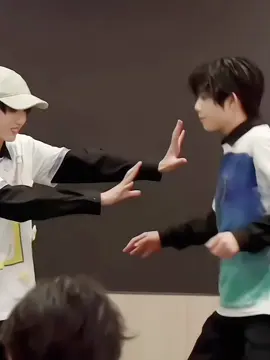 Có Duyên với Trouble maker thật=) |•cre : @lvsyeuoii •| #trandichhang #truongquenguyen #Nguyenhang #fyp #xuhuong 