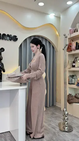 #xuhuongtiktok #trending #thoitrangnu #moingaymotoutfit #xuhuong 