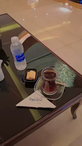 #عندما تحب شخص من قلبك لا تتغير مشاعرك اتجاهه حتى لو كثرت اخطاؤه لأن العقل هو الذي يغضب اما القلب يبقى مليئاً بالحب #صباح المحبه وراحة البال#السياده 