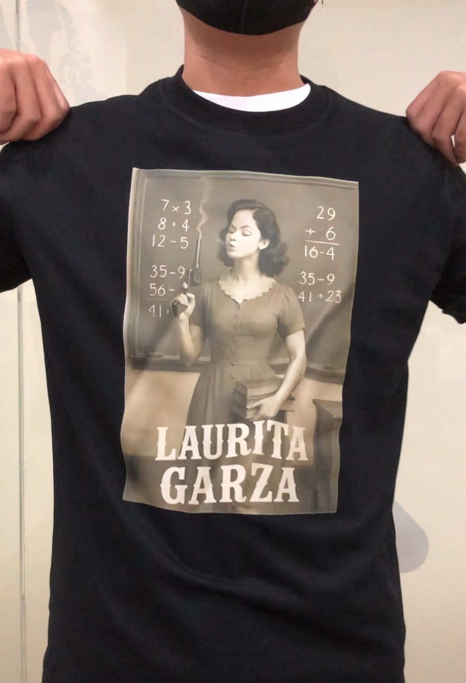 La Maestra de la Escuela T-shirt
