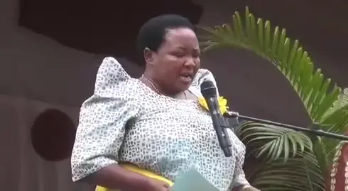 Prime Minister Robinah Nabbanja, representing Gen. Museveni at the 11th coronation anniversary of His Majesty the Kyabazinga of Busoga. The Basoga told her “bbe”. 40 years later, you can’t continue to hoodwink people with preposterous promises.