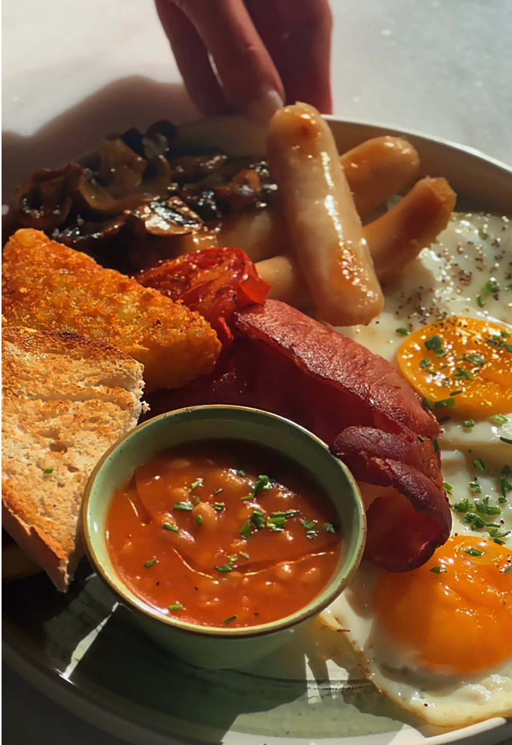 Made with love ❤️ A proper Full English at Toi & Moi Café #ToiMoiCafe #SohoCafe #LondonBrunch #EnglishBreakfast #SohoEats            