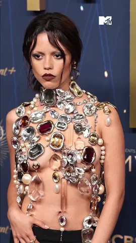 Jenna Ortega at the #Emmys is leaving me speechless 🤯 Jenna stepped out in a Givenchy by Sarah Burton top made entirely of jewels and pearls ✨ #jennaortega #emmy #givenchy #mtvmovies 