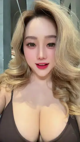 E là không thể 👅👅👅