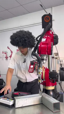 Welding Robot #Robot #WeldingRobot #robot #robotfactory #lndustrialrobot 