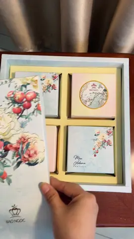 Hộp 4 bánh trung thu Bảo Ngọc cao cấp 