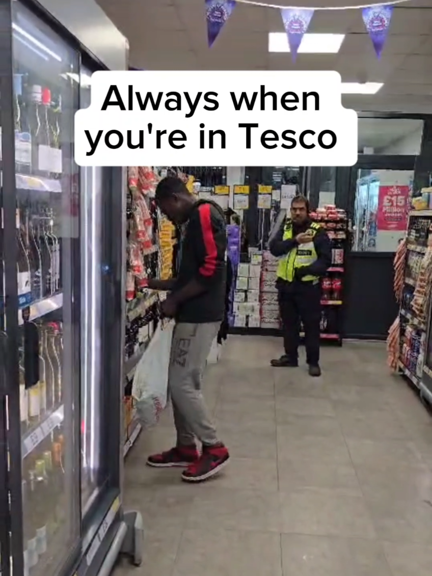 people are not well Tesco Madness he cleared the whole shelf #tesco #tescoworker #penge #socialnews #retailproblems 