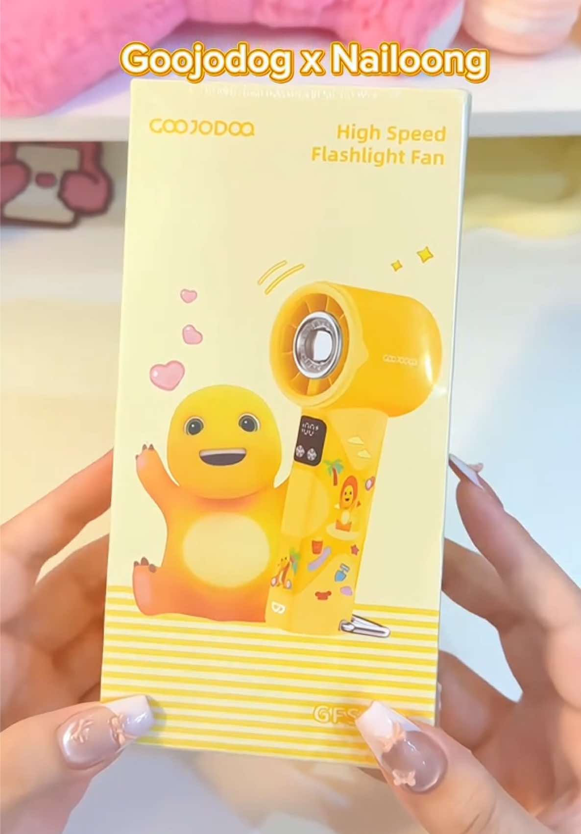 Ra đường ko sợ đụng hàng lun😝 vì ẻm là phiên bản giới hạn, số lượng 1k chiếc thui nha #quatmini #quatgoojodoq #quatcamtay #quatcamtaymini #fyp 