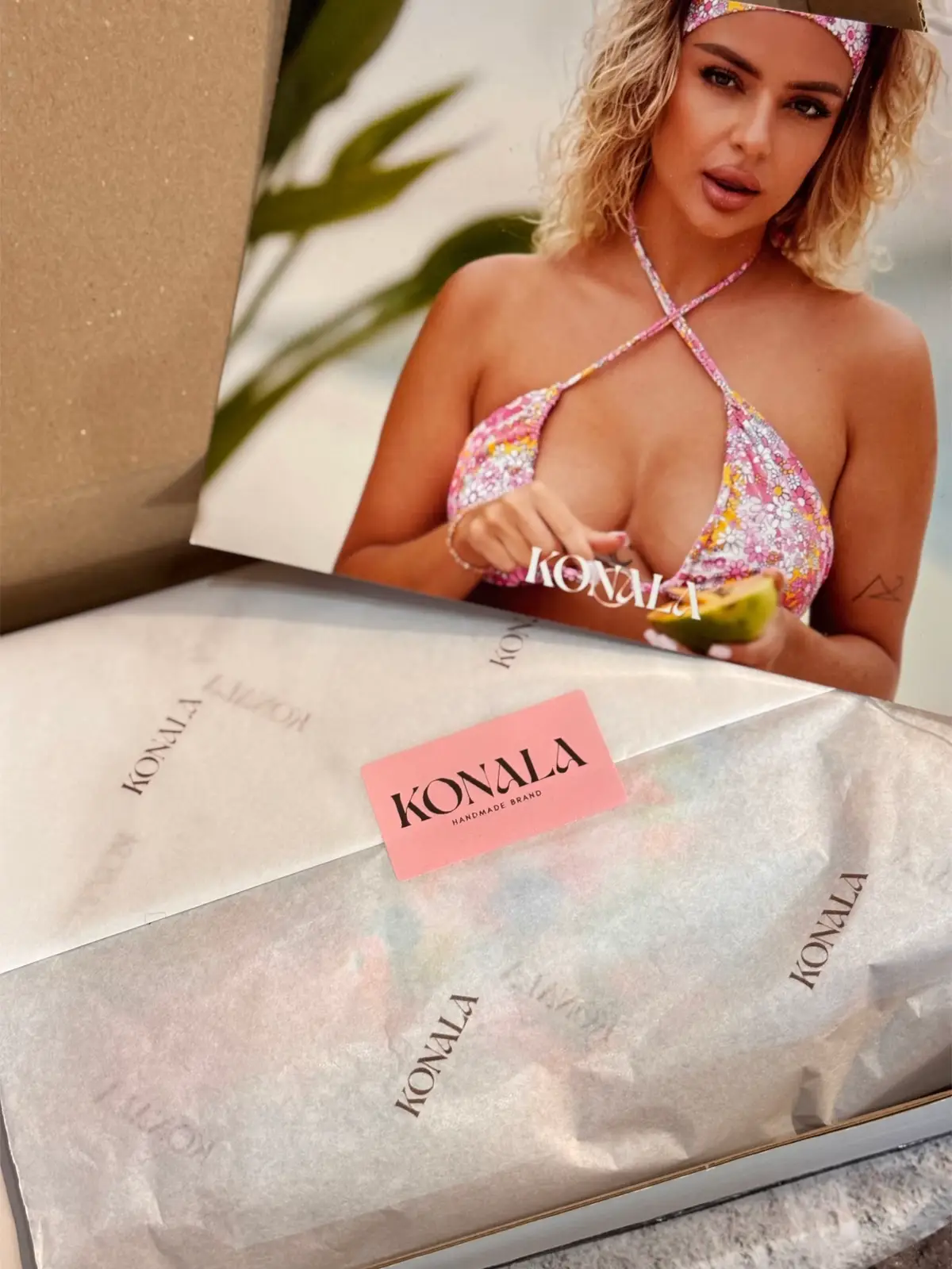 Je suis littéralement amoureuse de mon maillot de bain mystère ✨🩷 Vraiment merci @mariepruvost_ pour ce magnifique maillot, j’ai déjà hâte d’en recommander un autre !!!🤭   #maillotdebain #swimwear #ugccreator #creatriceugc #ugcfrance 