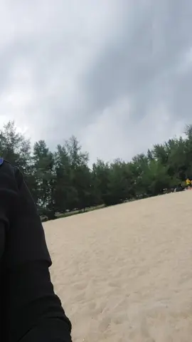 Di Persisiran Pantai Teluk Ketapang...✌😉...