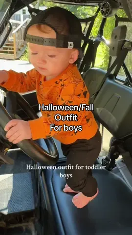 Halloween & Fall is the best time for all the cute outfits! Grab this one up for your toddler! #pumpkins #toddleroutfit #halloweenvibes #OOTD #cutebaby 