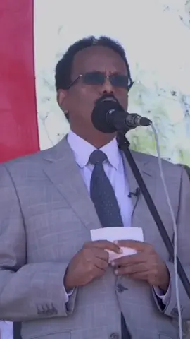 Hogaamiye qaran wadani ah waxaa lagu yaqaan marwalba Waa xusaa dadka dalkaan u soo dhintay ama wax uun taray 🇸🇴🩵🦁🫡 #xabiibulmalaayiin👑❤ #farmaajo #nabadiyonolol #farmaajo2026 #somalia 