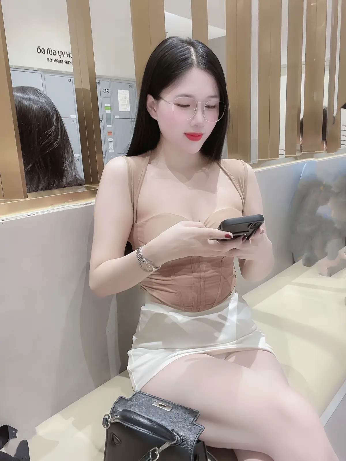 Đừng để những trải ngiệm tiêu cực trong quá khứ chi phối và định hướng những lựa chọn và hành động trong tương lai..😊😊