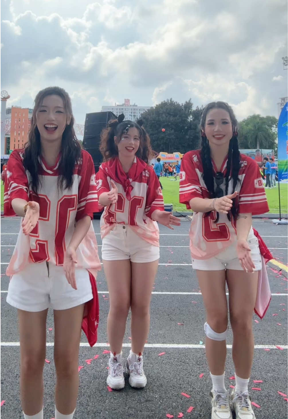 Tránh đường cho zai đẹp đi quaa 😌 @Cô Na 