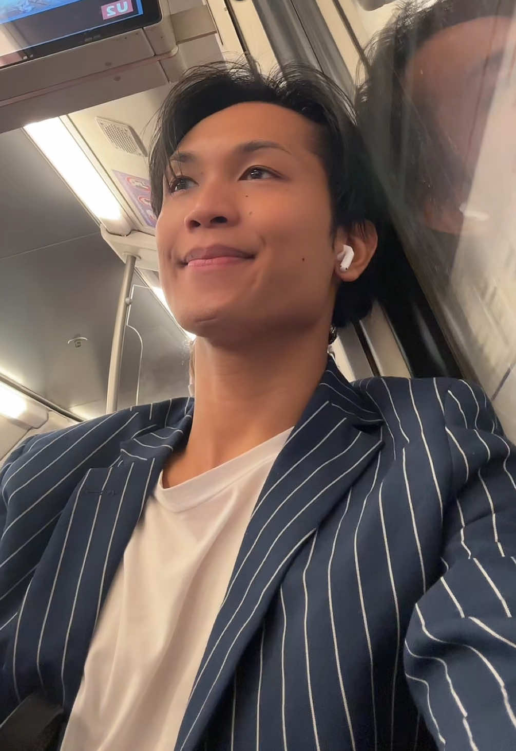 random train thoughts… #l#learninggermanf#filipinoingermanyd#deutschlernengermanlife 