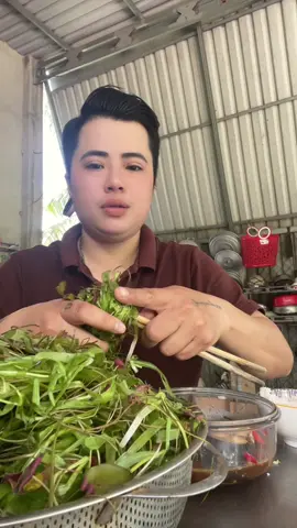 Rau hẹ chấm cá kho tương#ẩmthucmientay #xuhuongtiktok #mukbang #đồngquê #tâyninh 