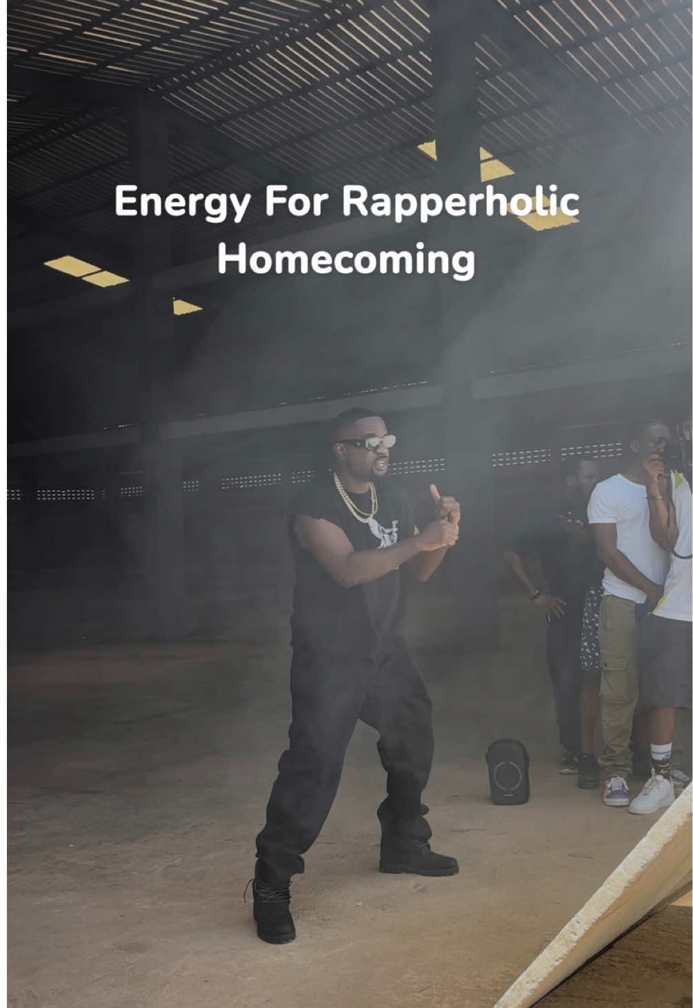 This is the Energy the king @sarkodie is bringing to the Rapperholic Homecoming. GET READY !! Video by me @oseiamoah_d  RAPPERHOLIC THE HOME COMING SEPTEMBER 27TH BABA YARA STADIUM TICKETS VISIT WWW.RAPPERHOLIC.COM OR DIAL *714*666# ON ALL NETWORKS #fyp #sarkodie #rapperholichomecoming #viral #ghanatiktok🇬🇭 