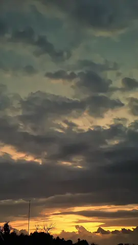 Seindah apapun senja akan sia sia bagi si buta.